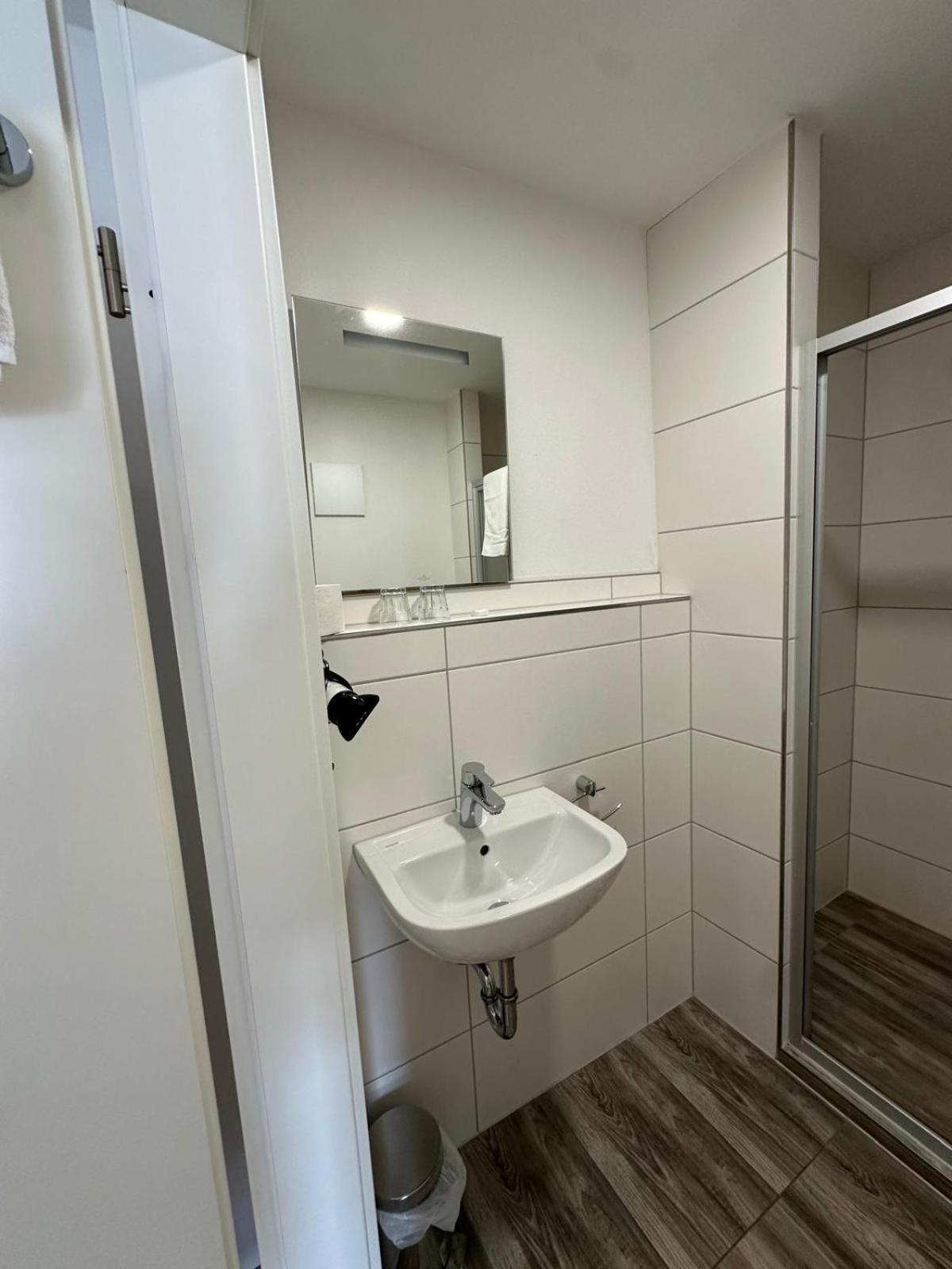 Gasthaus - Hotel Neue Post Meitingen Экстерьер фото