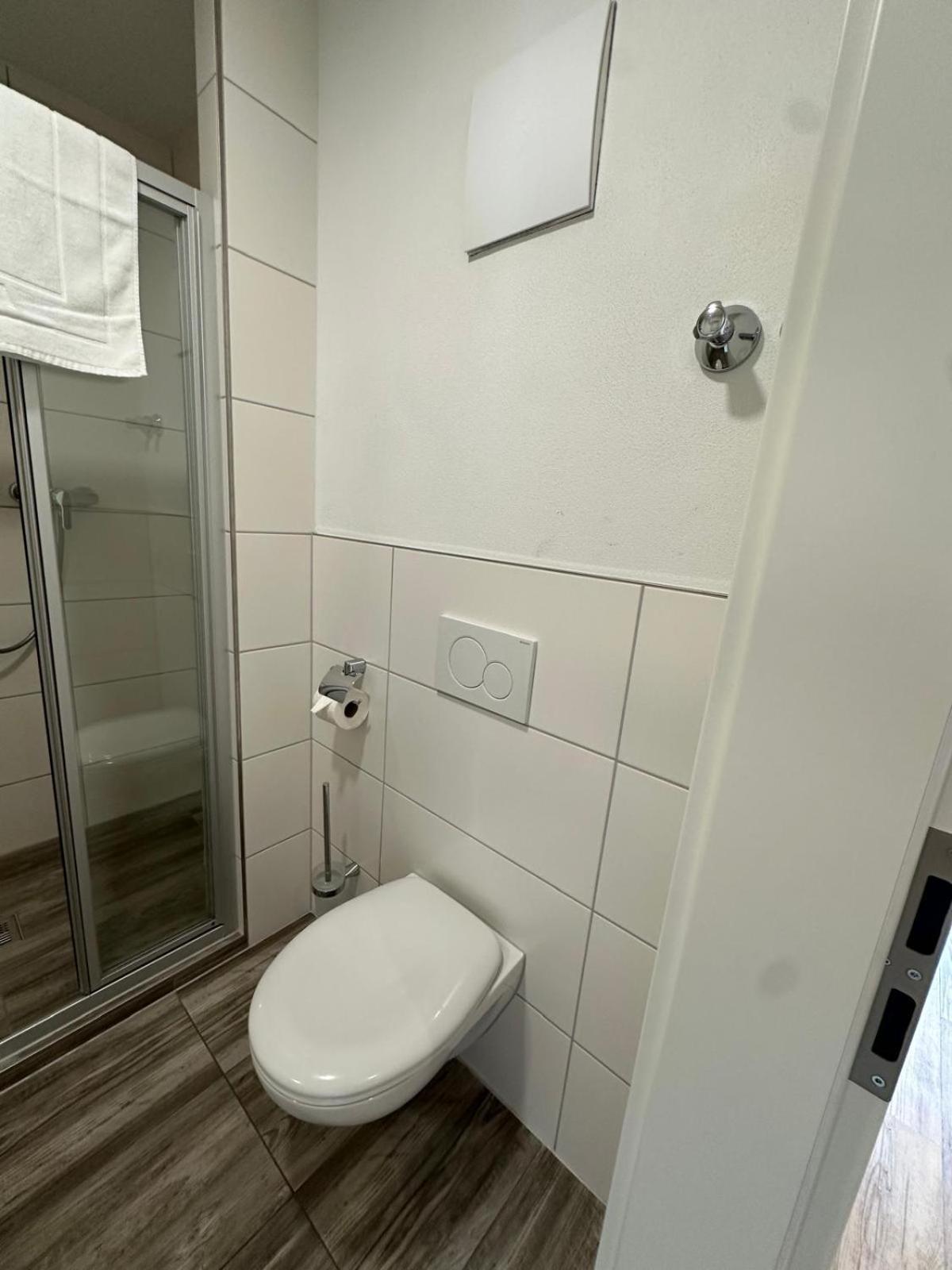 Gasthaus - Hotel Neue Post Meitingen Экстерьер фото